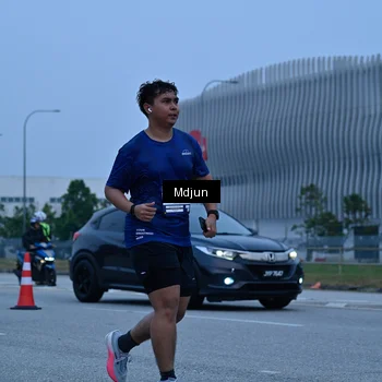 Runner Photo 7473313