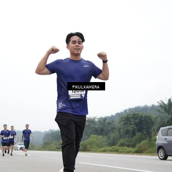 Runner Photo 7473335