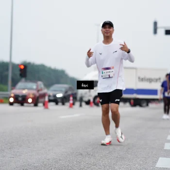 Runner Photo 7473415