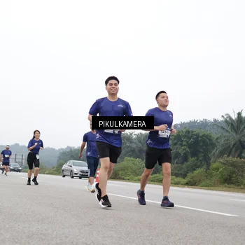 Runner Photo 7473624