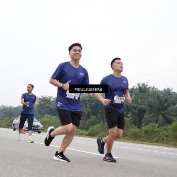 Runner Photo 7473673