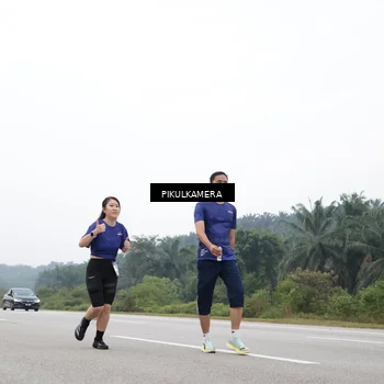 Runner Photo 7474039