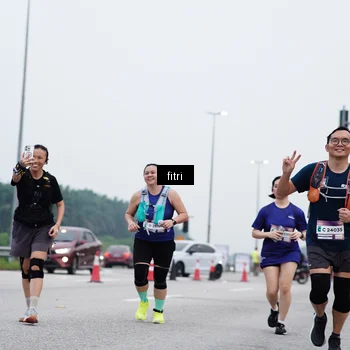 Runner Photo 7474084