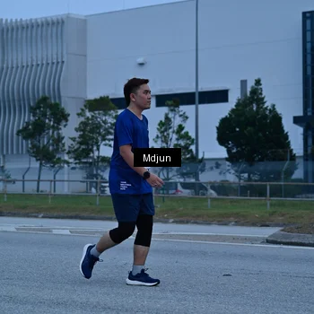 Runner Photo 7474090
