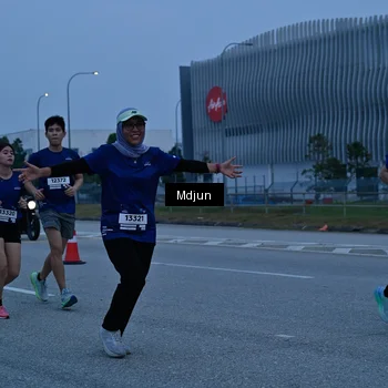 Runner Photo 7474163