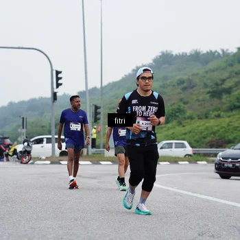 Runner Photo 7474246