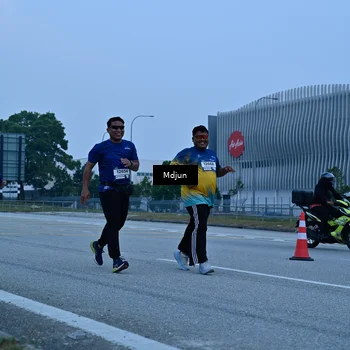 Runner Photo 7474312