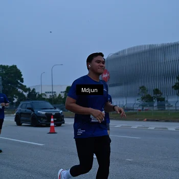 Runner Photo 7474336