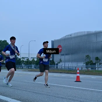 Runner Photo 7474359