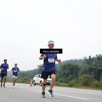 Runner Photo 7474397