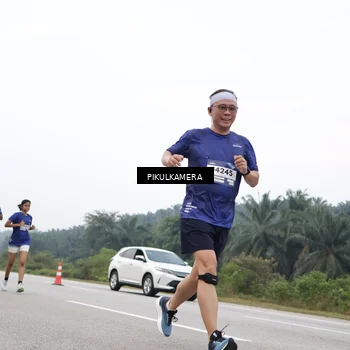 Runner Photo 7474637