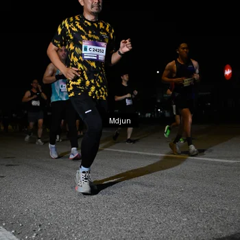 Runner Photo 7474698
