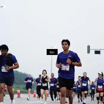 Runner Photo 7474987