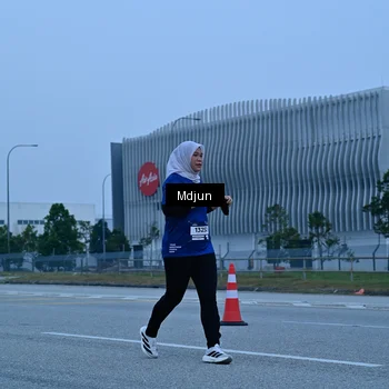 Runner Photo 7475002