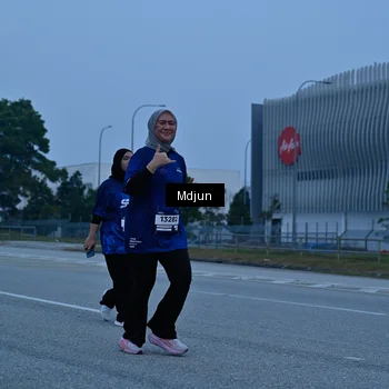 Runner Photo 7475023