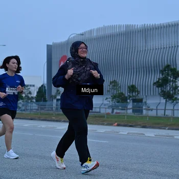 Runner Photo 7475024