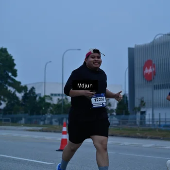 Runner Photo 7475025