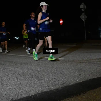 Runner Photo 7475030