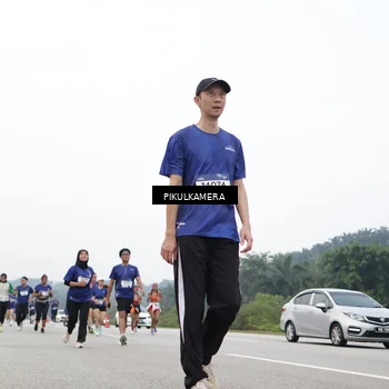 Runner Photo 7475053