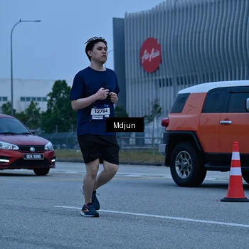 Runner Photo 7475055