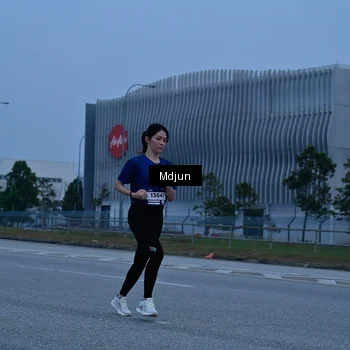 Runner Photo 7475065