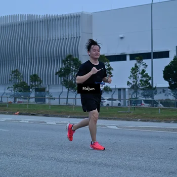 Runner Photo 7475084
