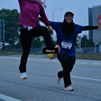 Runner Photo 7475116