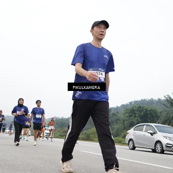 Runner Photo 7475218