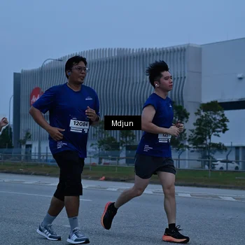 Runner Photo 7475253