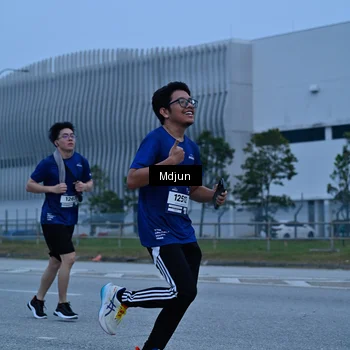 Runner Photo 7475262