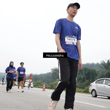 Runner Photo 7475332