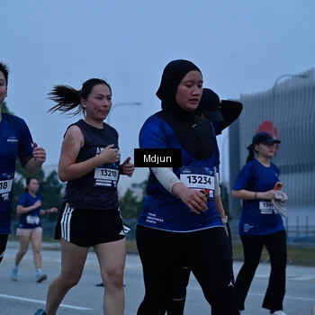 Runner Photo 7475340