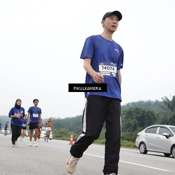 Runner Photo 7475347