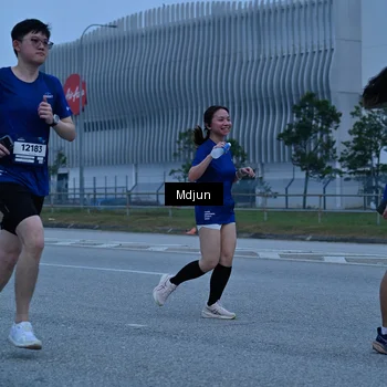 Runner Photo 7475373
