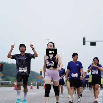 Runner Photo 7475381