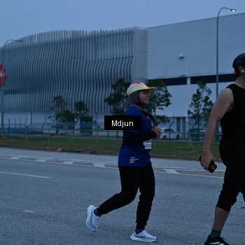 Runner Photo 7475564