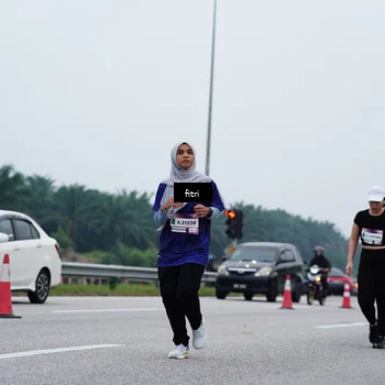 Runner Photo 7475690