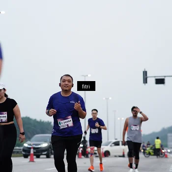 Runner Photo 7475768