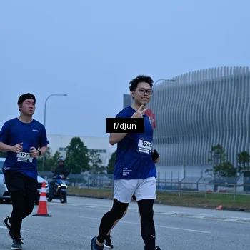 Runner Photo 7475856