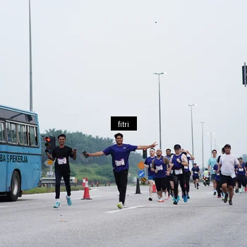 Runner Photo 7475914
