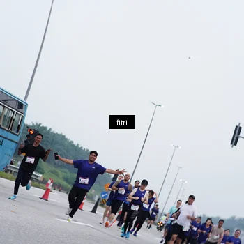 Runner Photo 7475915