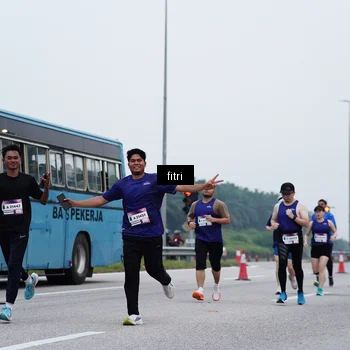 Runner Photo 7475966