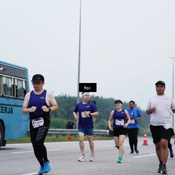 Runner Photo 7476004