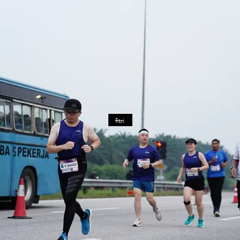 Runner Photo 7476048