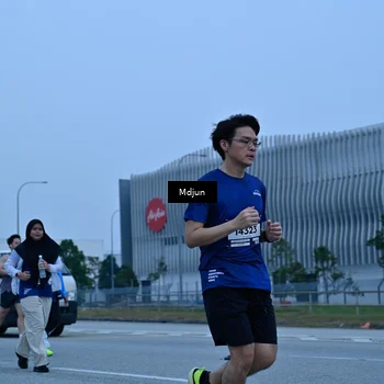 Runner Photo 7476053