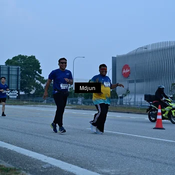 Runner Photo 7476059