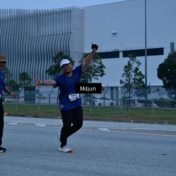 Runner Photo 7476067