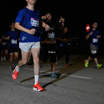 Runner Photo 7476097