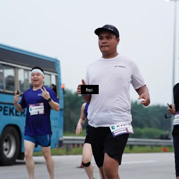 Runner Photo 7476098