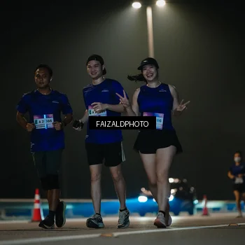 Runner Photo 7476105
